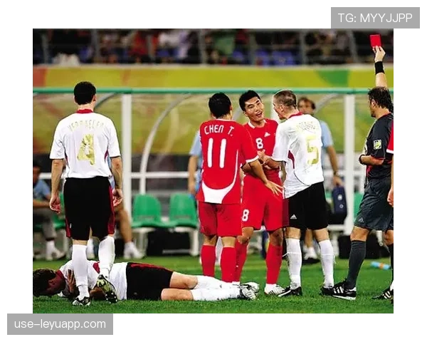 队员身份违规判罚规则解析：哪些情况触发红牌处罚？